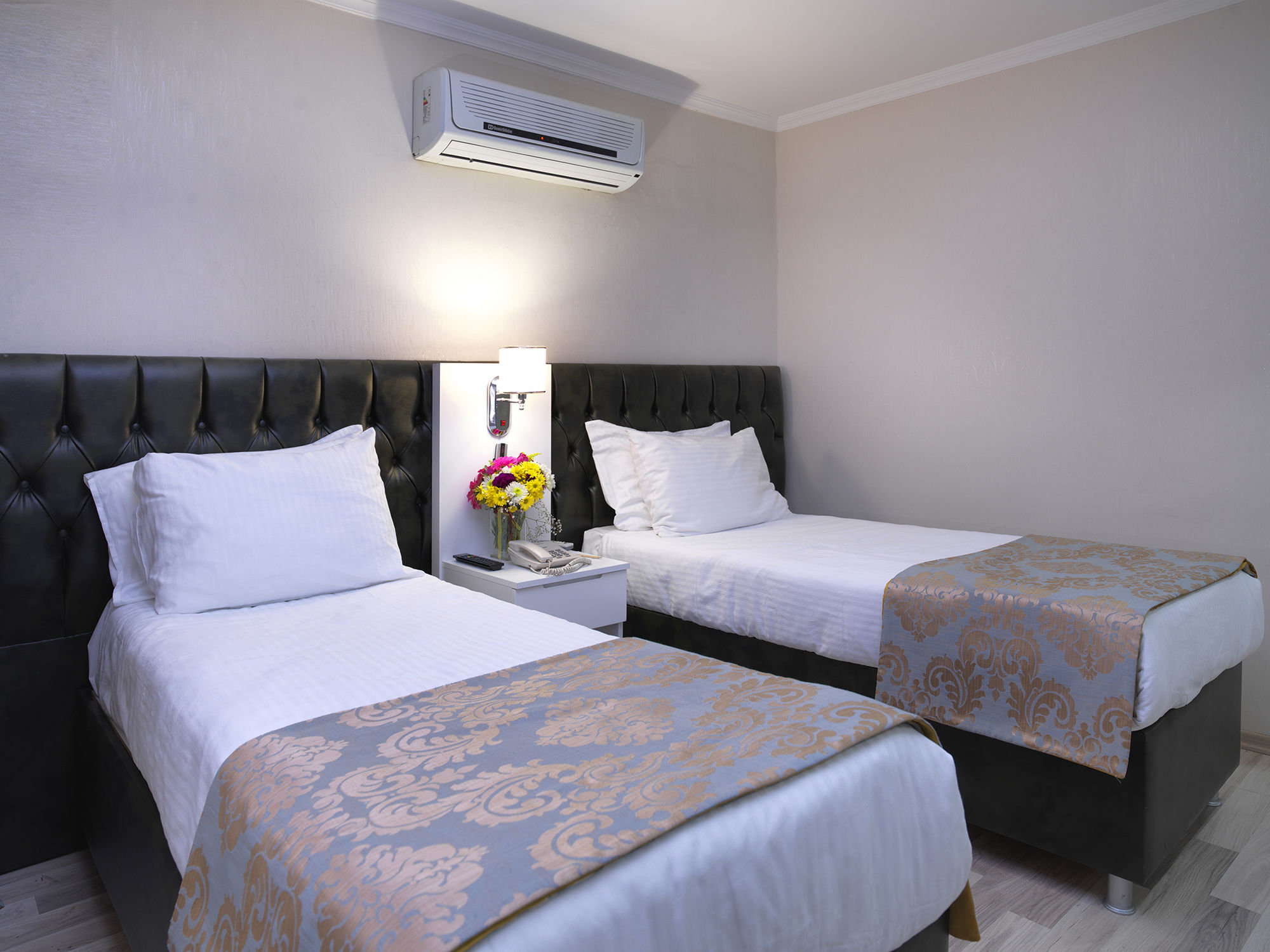 Monarch Hotel Istanbul Istambul Exterior foto